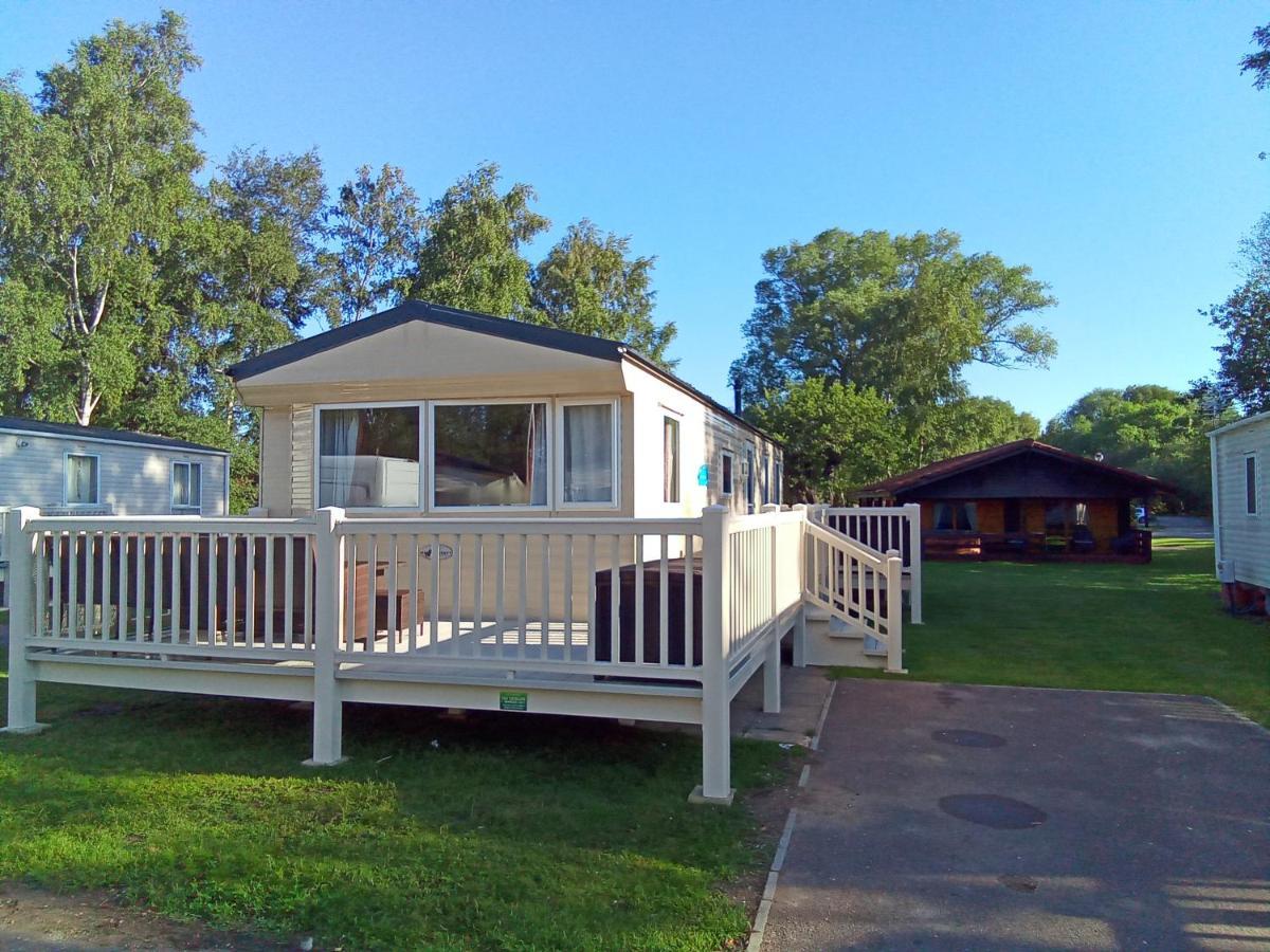 Beautiful 3 Bedroom Caravan With Hot Tub - Tattershall Lakes Exteriör bild