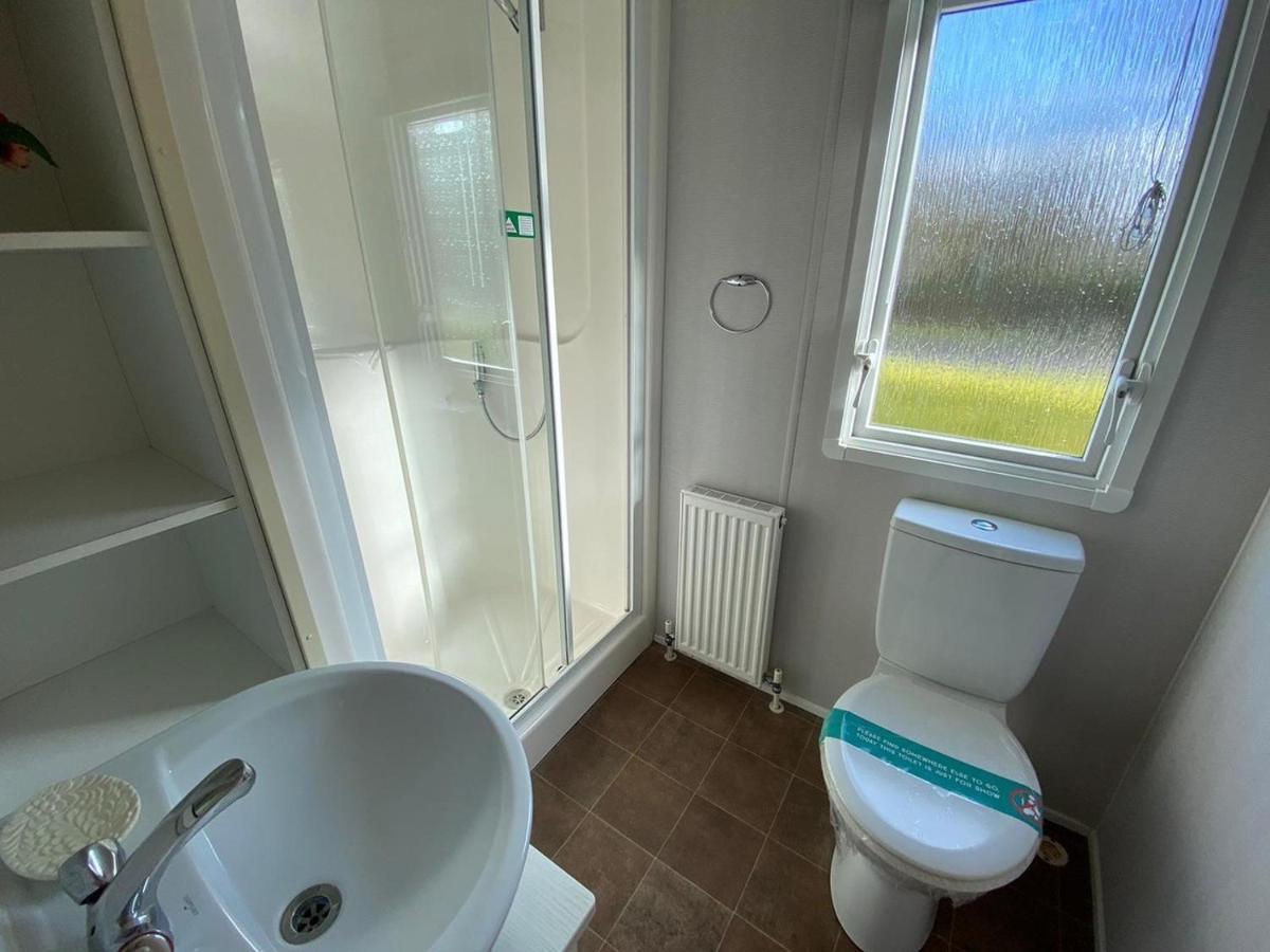 Beautiful 3 Bedroom Caravan With Hot Tub - Tattershall Lakes Exteriör bild