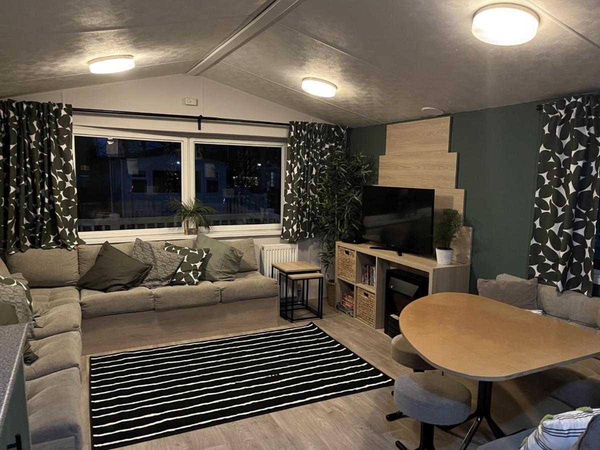Beautiful 3 Bedroom Caravan With Hot Tub - Tattershall Lakes Exteriör bild