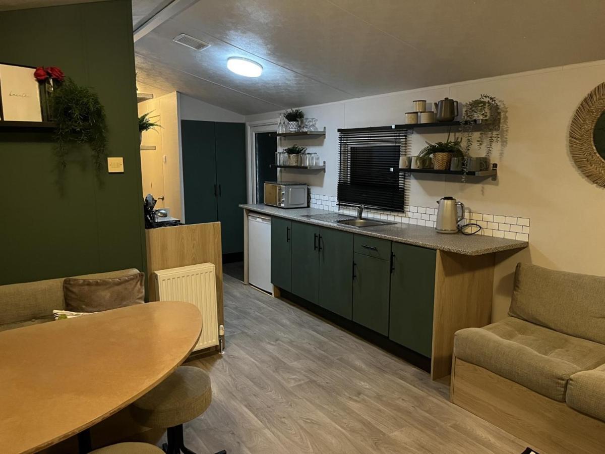 Beautiful 3 Bedroom Caravan With Hot Tub - Tattershall Lakes Exteriör bild