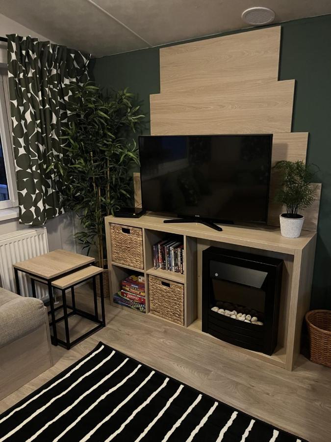 Beautiful 3 Bedroom Caravan With Hot Tub - Tattershall Lakes Exteriör bild