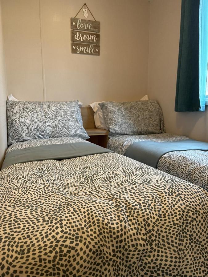 Beautiful 3 Bedroom Caravan With Hot Tub - Tattershall Lakes Exteriör bild