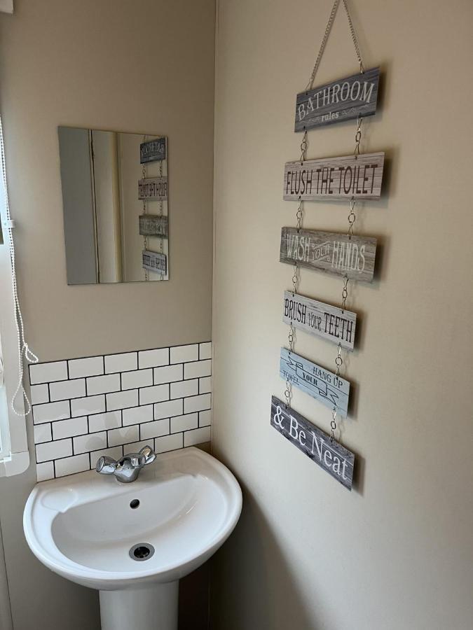 Beautiful 3 Bedroom Caravan With Hot Tub - Tattershall Lakes Exteriör bild